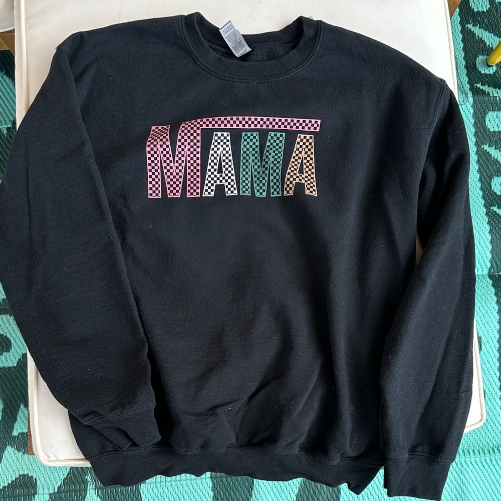 Gildan Black Sweatshirt with Multicolor 'MAMA' Design
